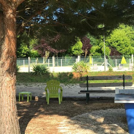 Готель Camping Le Mondou Saint-Julien-de-Lampon Екстер'єр фото