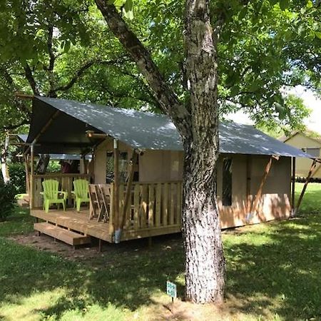 Готель Camping Le Mondou Saint-Julien-de-Lampon Екстер'єр фото