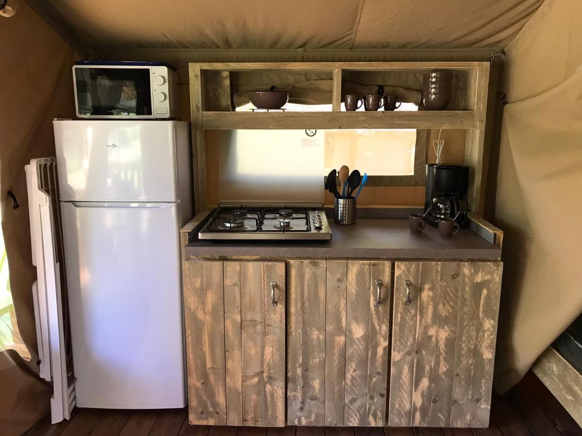 Готель Camping Le Mondou Saint-Julien-de-Lampon Екстер'єр фото